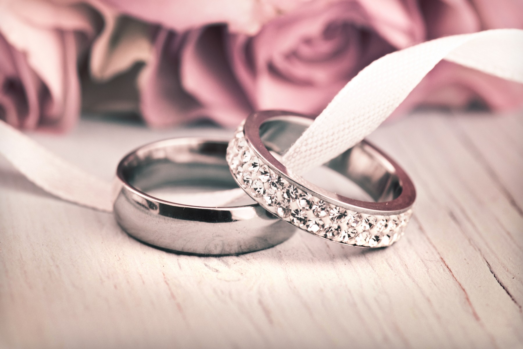 چگونه حلقه عروسی شیکی انتخاب کنیم